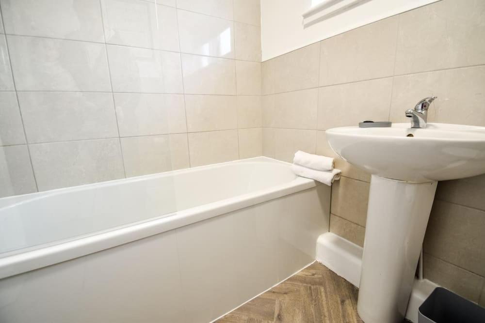 Woodcock House 3 Bedrooms Workstays Uk Lackenby 외부 사진